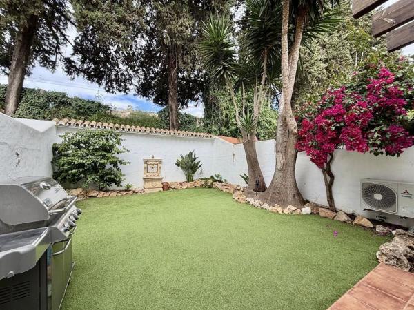 Chalet adosado en Urbanización Los Naranjos de Marbella, 9, La Dama de Noche-La Alzambra, Marbella photo 4