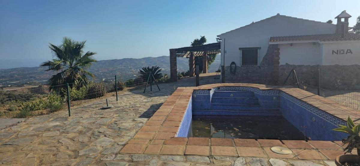 Продажа загородного участка в Finca rústica en Diseminado Atalaya Baja, 324, Área Triana, Vélez-Malaga , Велес-Малага photo 1