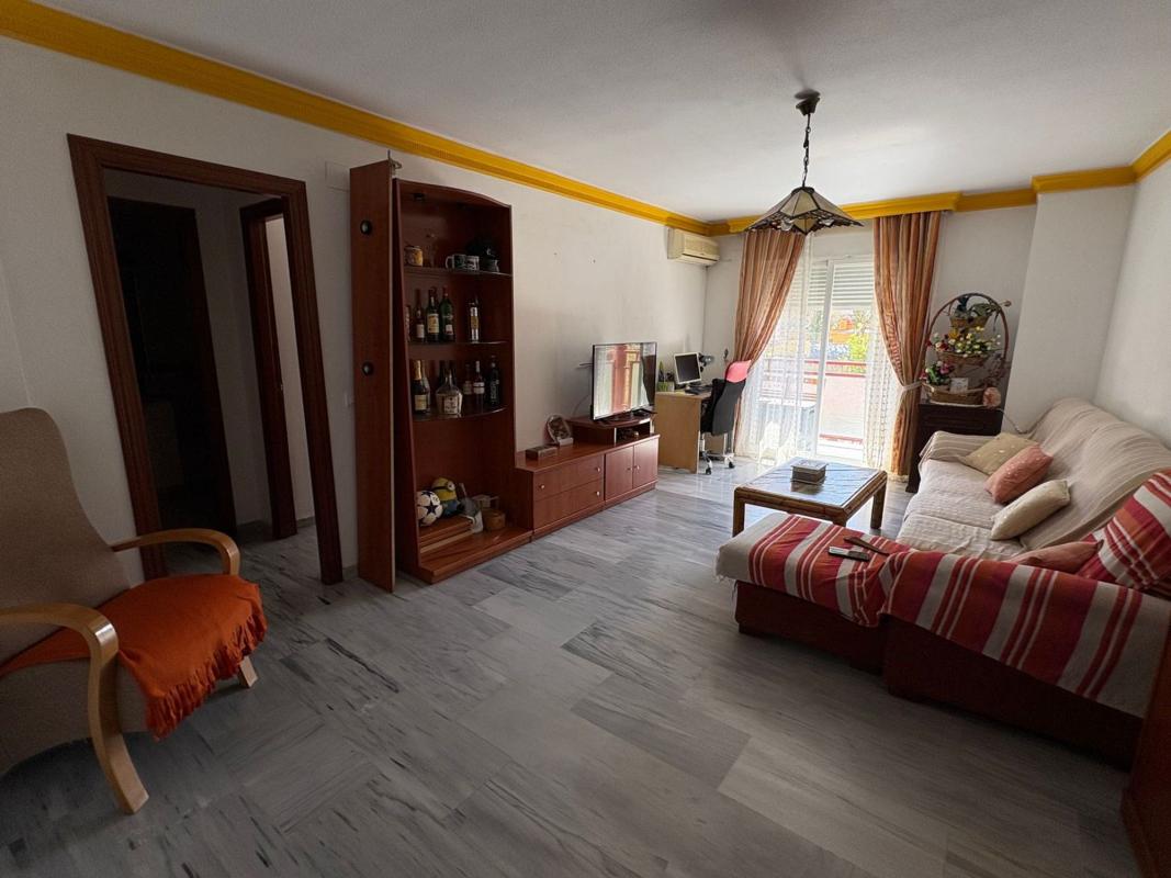 Venta de piso en Piso en Calle Huerto de los Claveles, El Molinillo - Capuchinos, Málaga, Málaga
photo 1