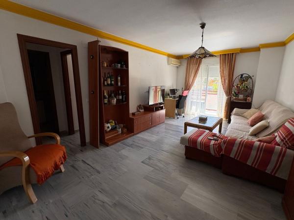 Venta de piso en Piso en Calle Huerto de los Claveles, El Molinillo - Capuchinos, Málaga, Málaga
photo 1