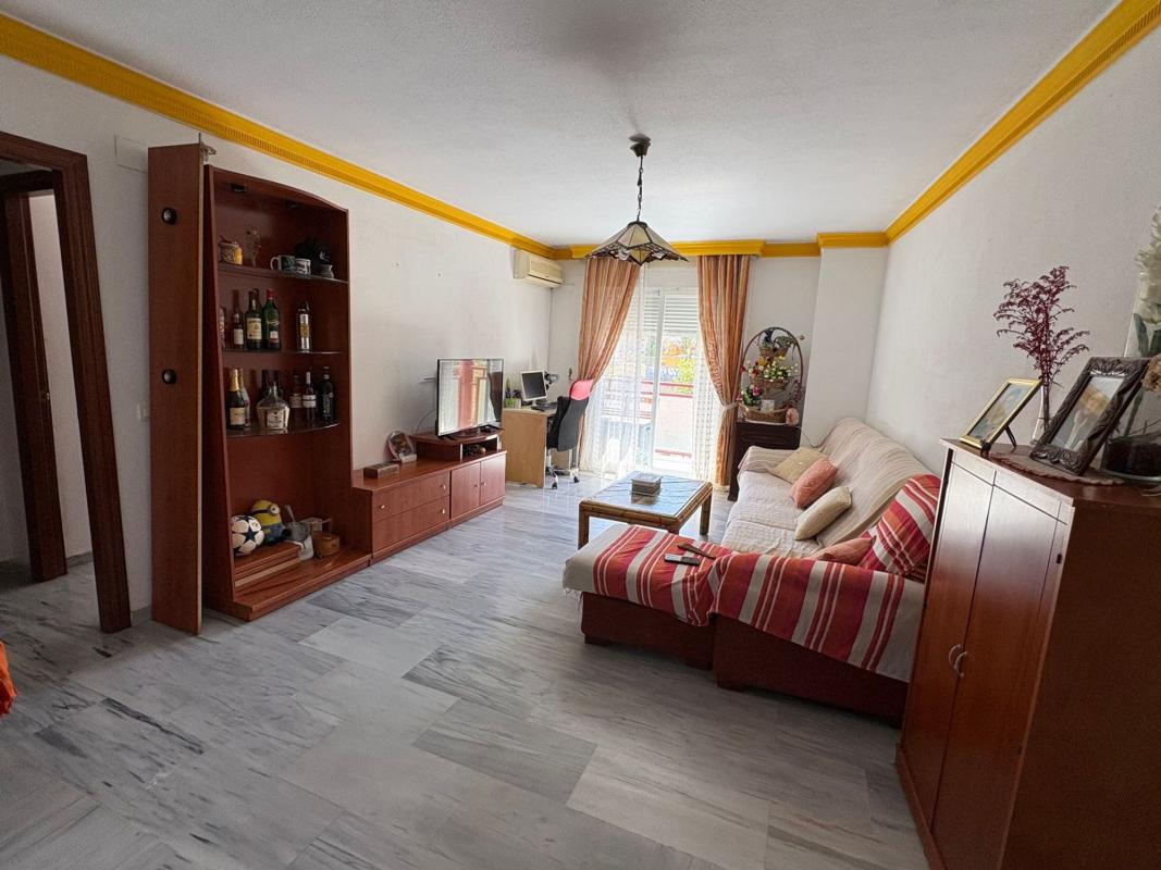 Venta de piso en Piso en Calle Huerto de los Claveles, El Molinillo - Capuchinos, Málaga, Málaga
photo 2