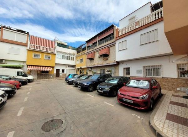 Independent chalet for sale in Casa o chalet en Plaza de Zapata de Cárdenas, 11, Los Castillejos - La Trinidad, Málaga, Málaga
photo 1
