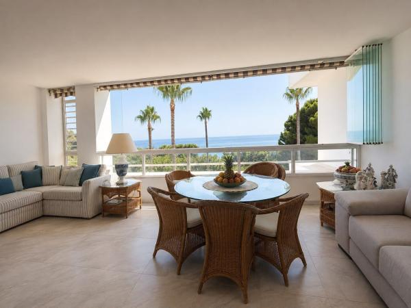 Sale of flat in Piso en Urbanizacion Torre Real Parq el Carmen, 5, Rio Real, Marbella, Marbella
 photo 3