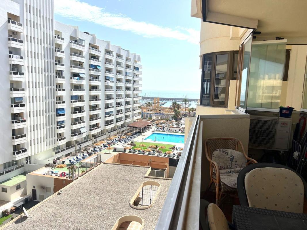 Venta de piso en Piso en Calle Martínez Catena, 7, Zona Puerto Deportivo, Fuengirola, Fuengirola
photo 1