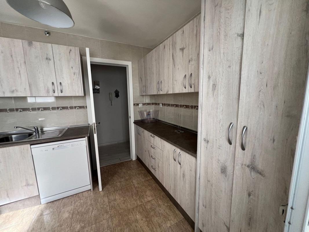 Venta de piso en Piso en Calle Martínez Catena, 7, Zona Puerto Deportivo, Fuengirola, Fuengirola
photo 5