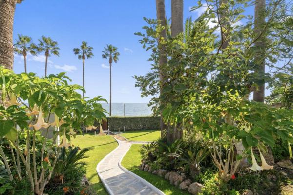 Chalet adosado en Urbanización Andalucía Beach, El Velerín, Estepona photo 2