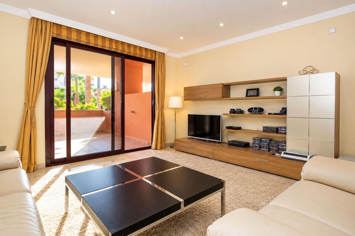 Sprzedaż mieszkania w Piso en Calle Reino Nazari, 22, Guadalmansa, Estepona, Estepona
 photo 2