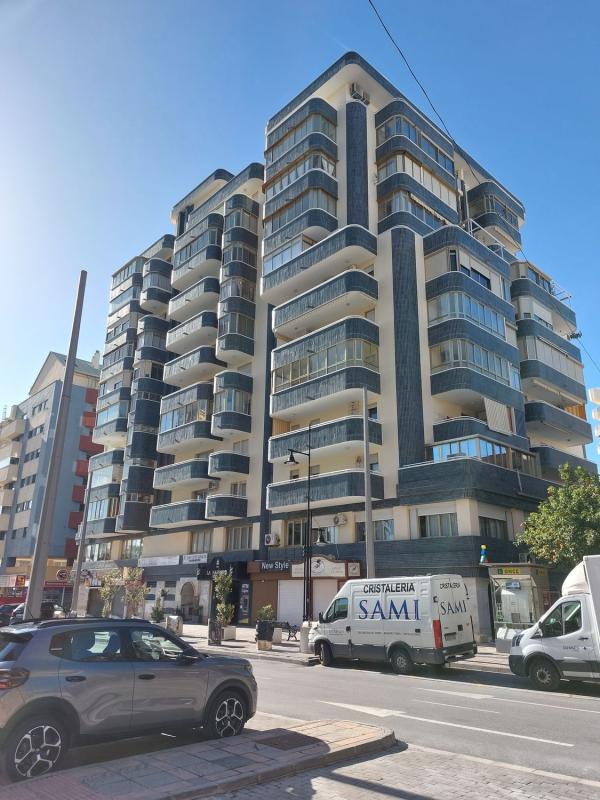 Venta de piso en Piso en Calle Jacinto Benavente, 10, Zona Puerto Deportivo, Fuengirola, Fuengirola
photo 1