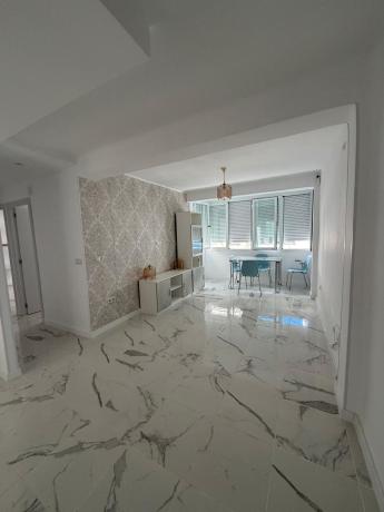 Venta de piso en Piso en Calle Río Isuela, Ayuntamiento, Torremolinos, Torremolinos
photo 1