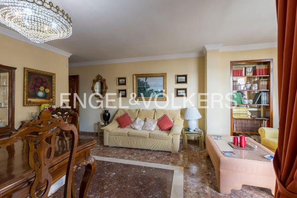 Venta de piso en Piso en Calle Ferrándiz, Conde de Ureña, Málaga, Málaga
 photo 4