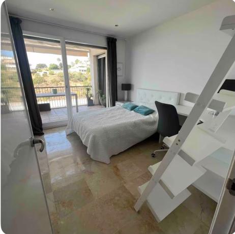 Venta de piso en Piso en Alto de los Monteros, Marbella, Marbella
thumbnail 2