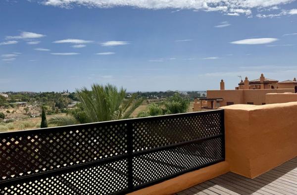 Duplex for sale on Dúplex en Avenida De La Alqueria 1(b) Bl:8 escalera 2 planta 02 puerta a, La Alquería, Benahavís, Benahavís thumbnail 2