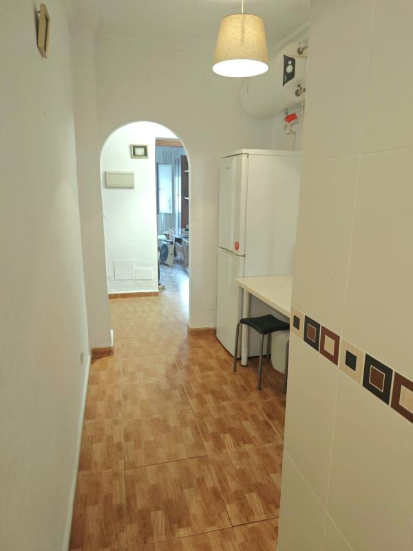 Venta de piso en Piso en Calle Doctor Escassi, Los Castillejos - La Trinidad, Málaga, Málaga
photo 3