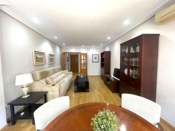 Sale of flat in Piso en Huelin, Málaga, Málaga
thumbnail 2