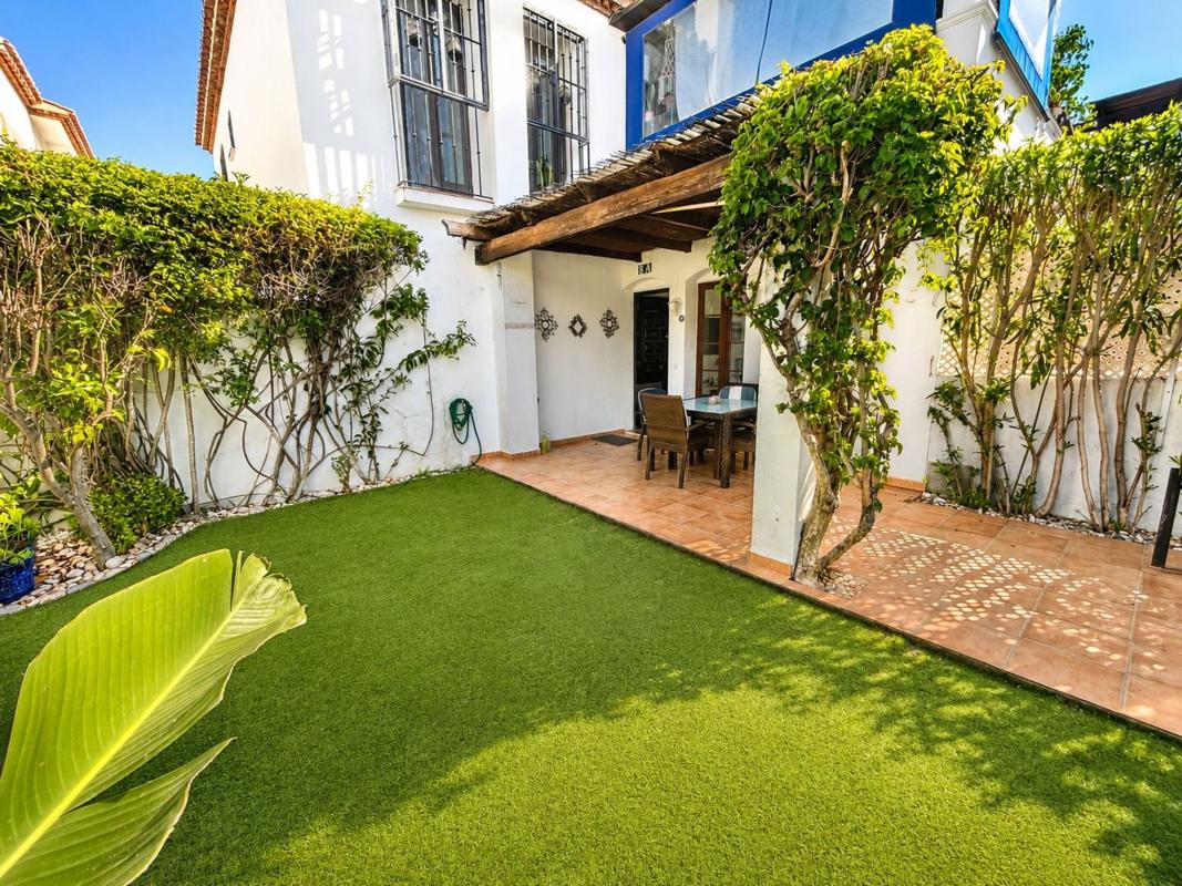 Venta de piso en Piso en Villacana - Costalita - Saladillo, Estepona, Estepona
photo 1