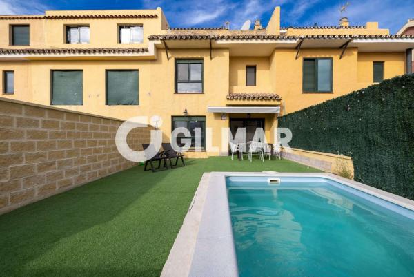 Chalet adosado en Calle del Estanque, Cancelada, Estepona photo 1