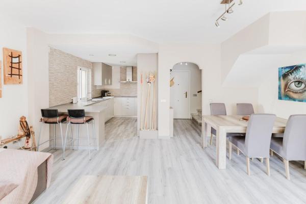 Дуплекс на продажу в Dúplex en Calle Loma de los Riscos, Loma de los Riscos, Torremolinos, Торремолинос thumbnail 3