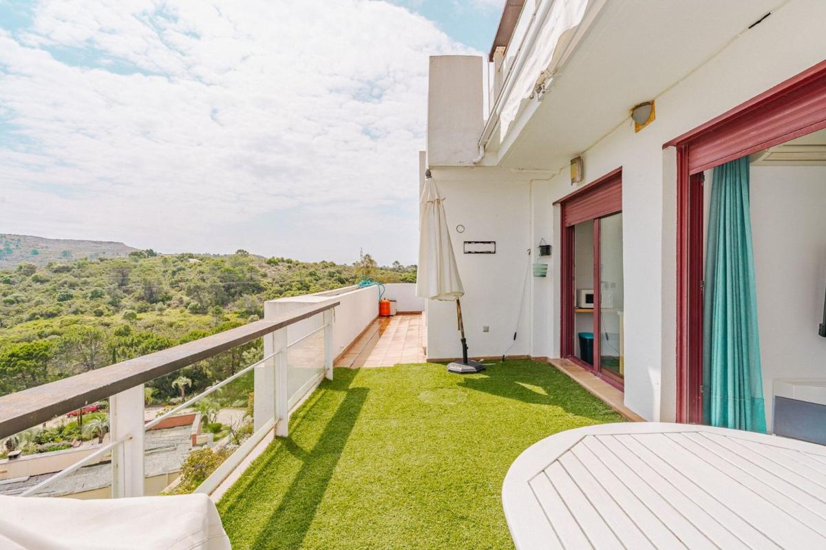 Venta de piso en Piso en Urbanizacion Parque Botanico las Lomas de Guadalmina, Los Flamingos, Benahavís, Benahavís
photo 1