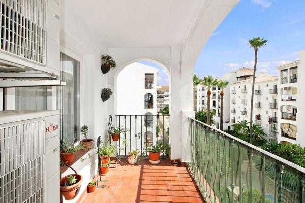 Sale of flat in Piso en Rafael Alberti, San Luis de Sabinillas, Manilva, Manilva
photo 1