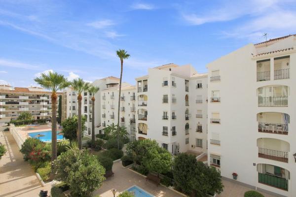Sale of flat in Piso en Rafael Alberti, San Luis de Sabinillas, Manilva, Manilva
thumbnail 2