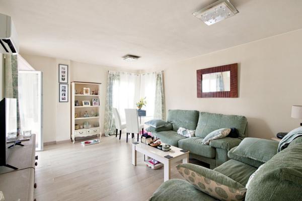 Sale of flat in Piso en Rafael Alberti, San Luis de Sabinillas, Manilva, Manilva
thumbnail 3