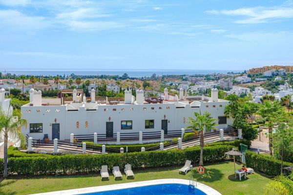 Дуплекс на продажу в Dúplex en Centro, Estepona, Эстепона photo 1