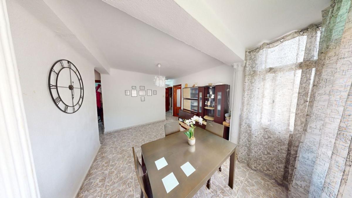 Venta de piso en Piso en Calle Leonardo Talens Rivas, Ayuntamiento, Torremolinos, Torremolinos
 photo 2