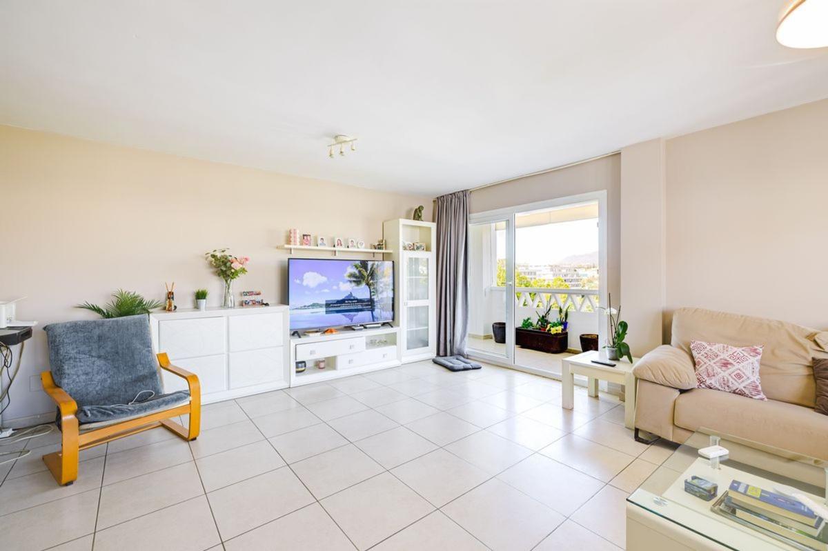 Продажа пентхауса на  Ático en Calle Pío Baroja, Rodeo Alto-Guadaiza-La Campana, Marbella, Марбелла photo 2