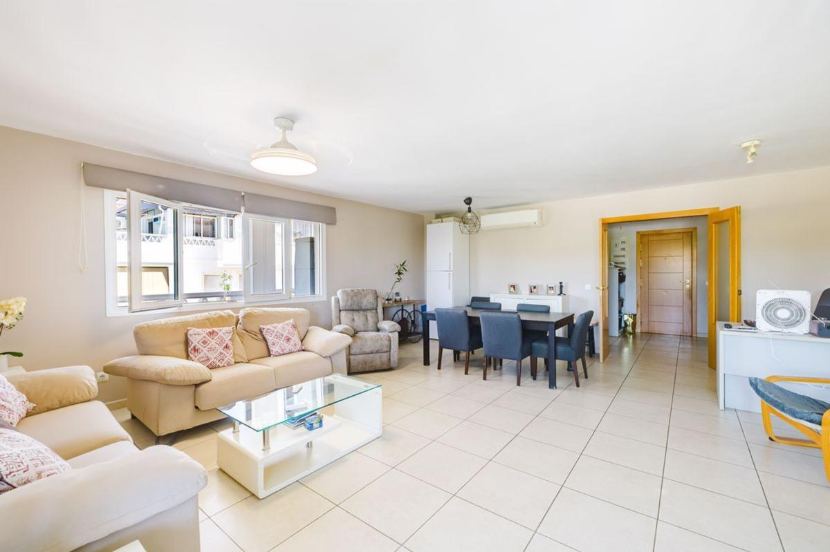 Продажа пентхауса на  Ático en Calle Pío Baroja, Rodeo Alto-Guadaiza-La Campana, Marbella, Марбелла photo 4