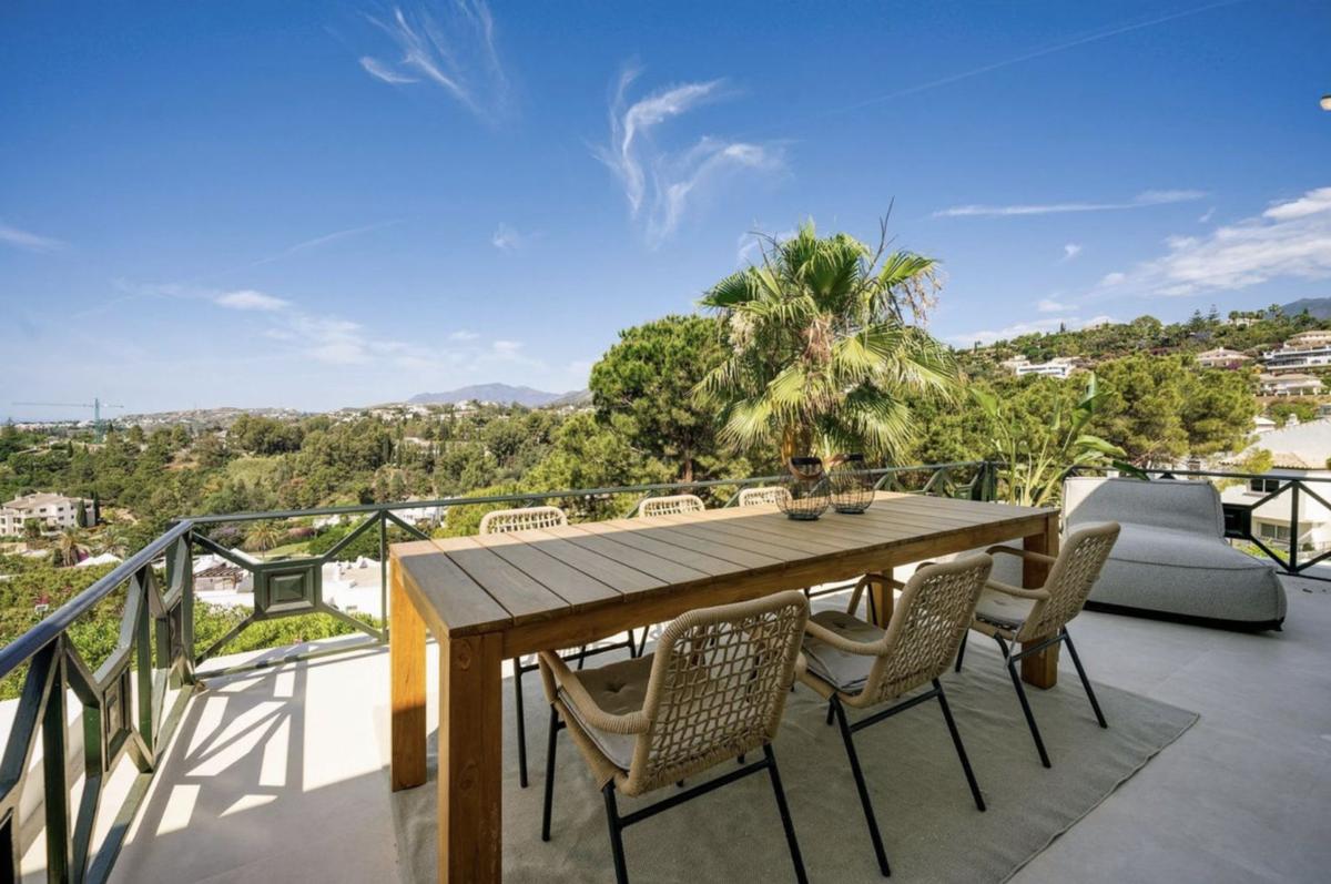 Sale of apartment in Piso en Urbanizacion Guadaiza A/b, San Pedro Pueblo, Marbella, Marbella
photo 1
