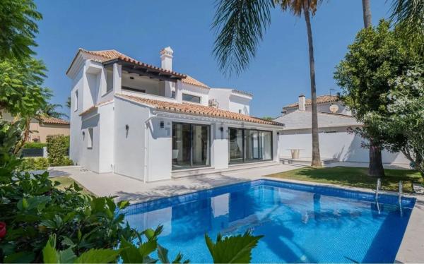 Casa o chalet independiente en Nueva Andalucía, Marbella photo 1