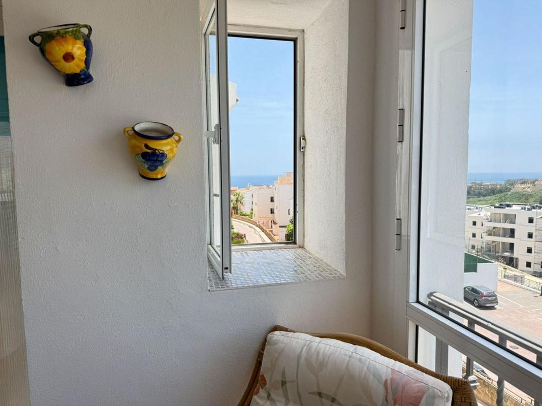 Продажа квартиры на Piso en Urbanización Brisas el Hacho, La Duquesa, Manilva, Манильва
 photo 5