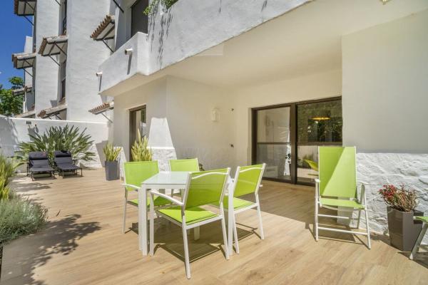 Продажа квартиры на Piso en Torrevigía, La Concha-Resina Golf, Estepona, Эстепона
photo 1