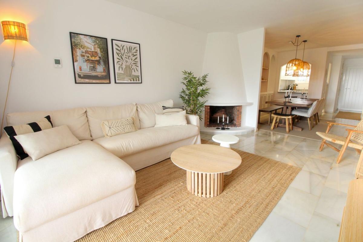 Sale of apartment in Piso en Urbanizacion Playa Lucera s/n, Sitio de Calahonda, Mijas, Mijas
 photo 2