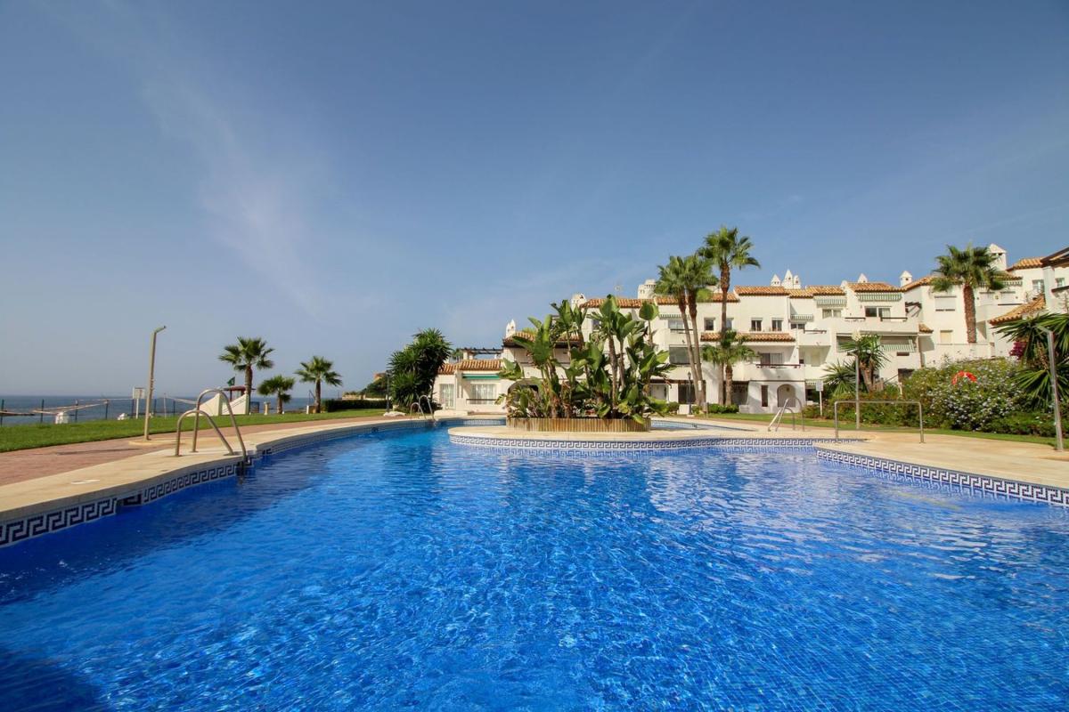 Sale of apartment in Piso en Urbanizacion Playa Lucera s/n, Sitio de Calahonda, Mijas, Mijas
 photo 4
