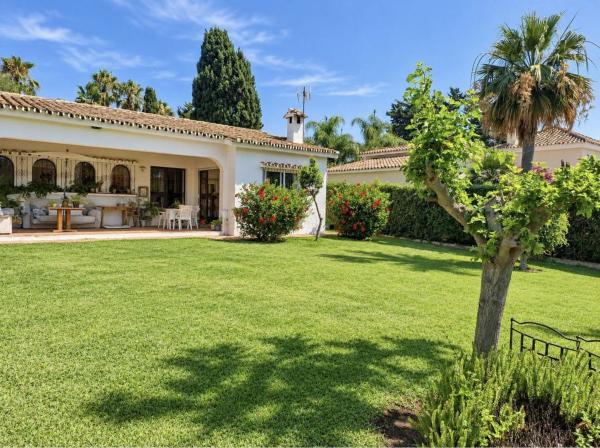 Casa o chalet independiente en Calle Sotavento, Villacana - Costalita - Saladillo, Estepona photo 2