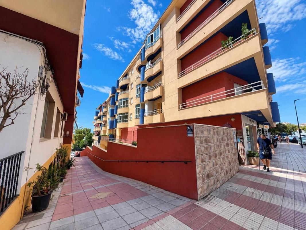 Venta de piso en Piso en Avenida Arias de Velasco, Santa Marta, Marbella, Marbella
photo 1