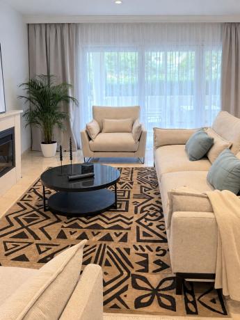 Chalet pareado en Calle Monte Biarritz, 66, Nueva Atalaya, Estepona thumbnail 3
