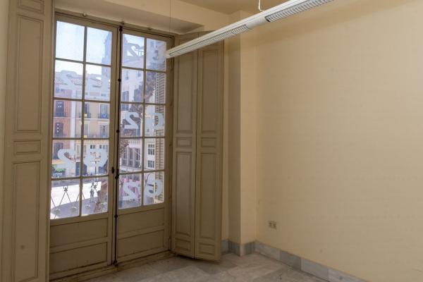 Sale of flat in Piso en Plaza de la Constitución, Centro Histórico, Málaga, Málaga
 photo 2