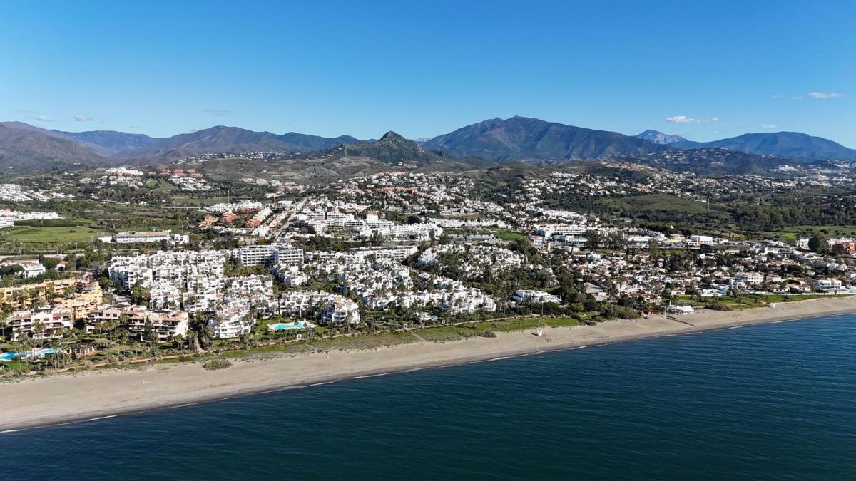 Продажа квартиры на Piso en Calle Trajano, 2, Villacana - Costalita - Saladillo, Estepona, Эстепона
photo 1