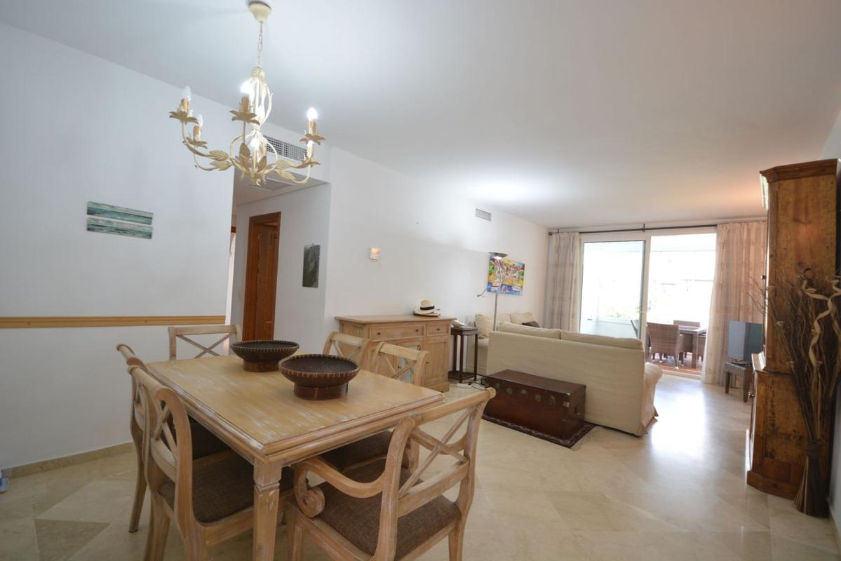 Продажа квартиры на Piso en Calle Trajano, 2, Villacana - Costalita - Saladillo, Estepona, Эстепона
photo 5