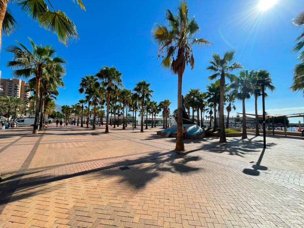 Venta de piso en Piso en Calle Jacinto Benavente, Zona Puerto Deportivo, Fuengirola, Fuengirola
photo 1