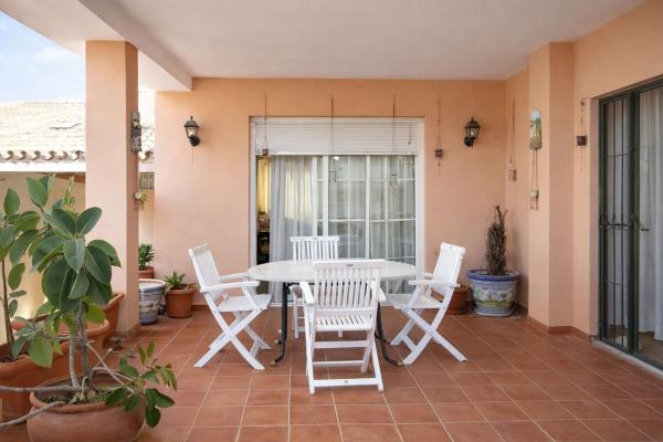 Chalet pareado en Calle Enebro, San Pedro Pueblo, Marbella photo 1