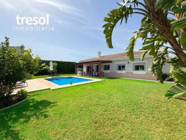 Casa o chalet independiente en Calle Frederic Chopín, Capellanía - Retamar, Alhaurín de la Torre photo 1