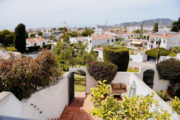 Chalet adosado en Calle los Limoneros, Capistrano, Nerja photo 1