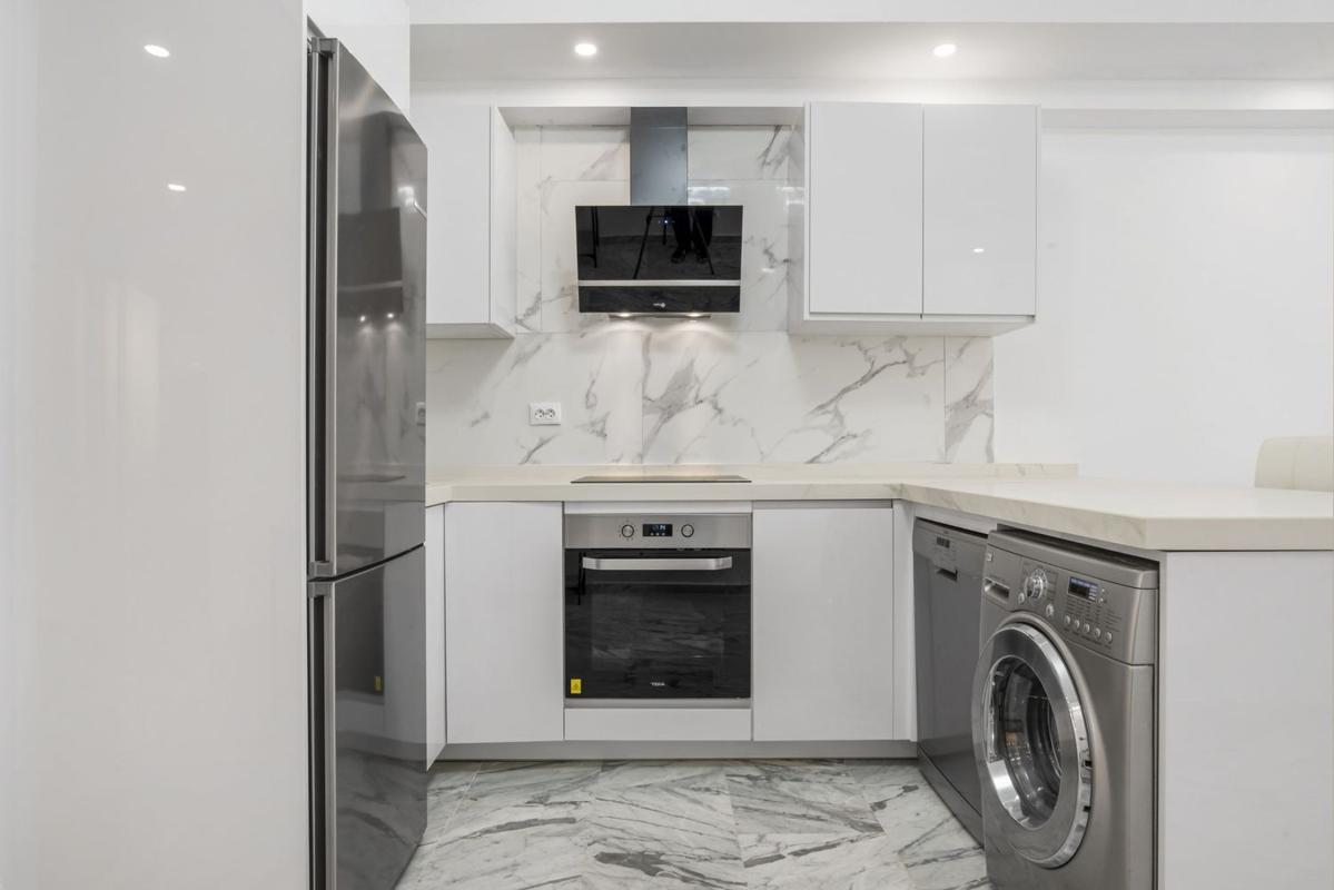 Venta de piso en Piso en Urbanizacion n Andalucia 19d, Las Brisas, Marbella, Marbella
photo 3