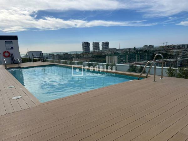 Venta de piso en Piso en Los Guindos - Parque Mediterráneo - Santa Paula, Málaga, Málaga
photo 1