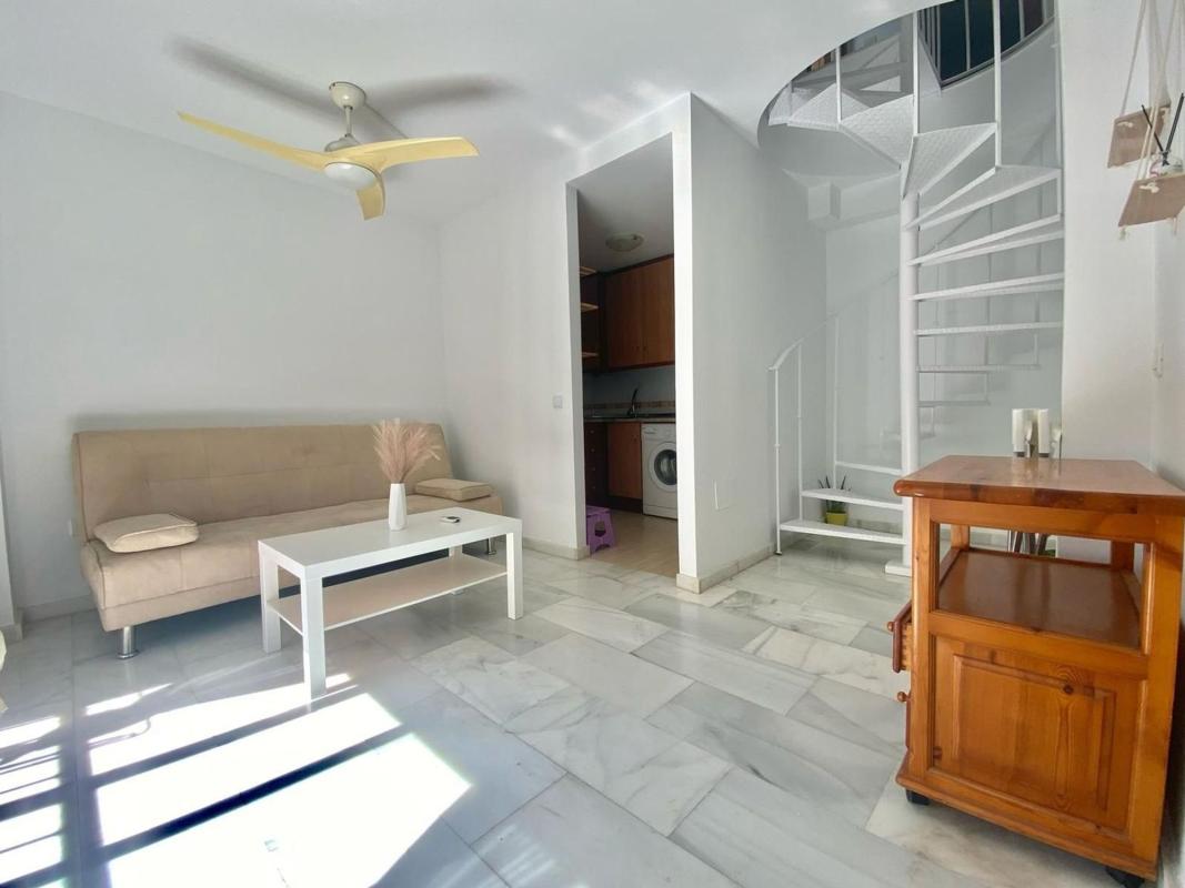 Продажа квартиры на Piso en Calle Teba, Los Pacos, Fuengirola, Фуэнхирола
photo 3