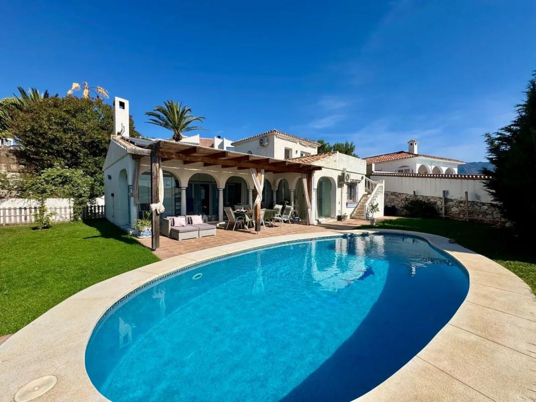 Properties for sale and rent in Spain photo 2