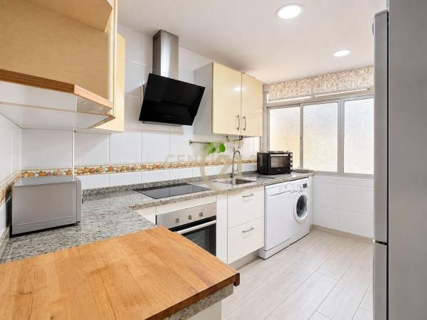 Venta de piso en Piso en Calle Beethoven s/n, Los Guindos - Parque Mediterráneo - Santa Paula, Málaga, Málaga
thumbnail 3